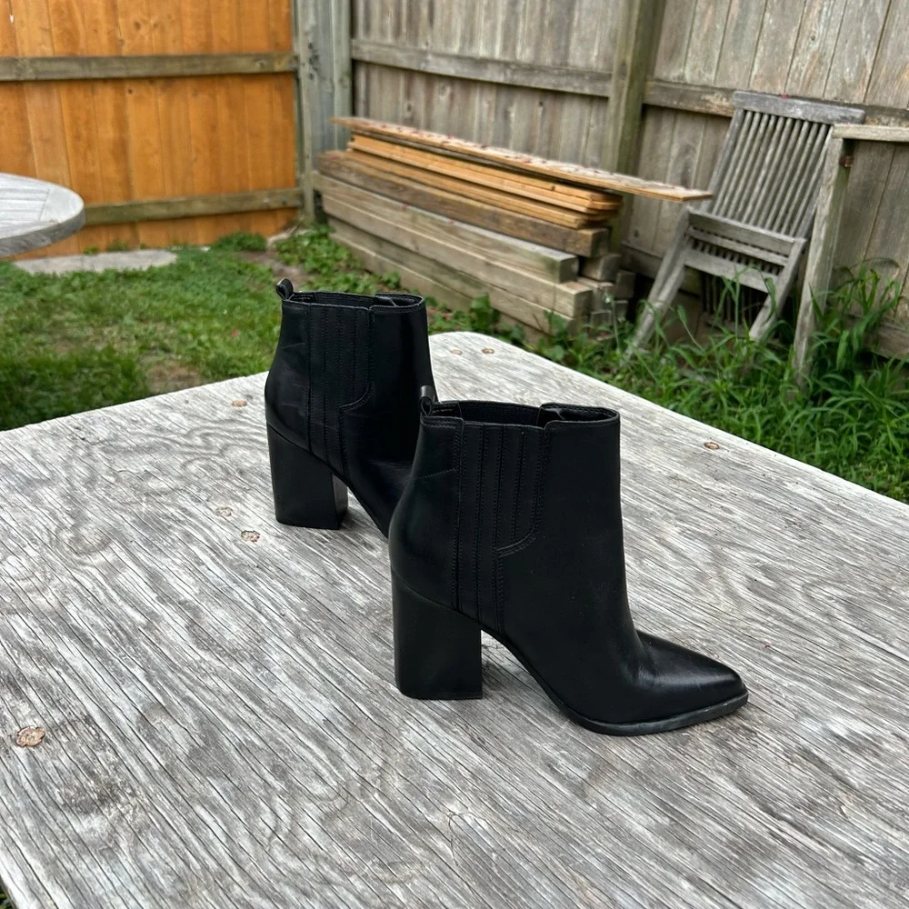 Marc Fisher Alva Black Leather Heeled Bootie size‎ 5.5